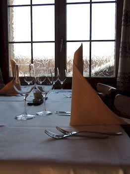 Hirschen Hotel 3*