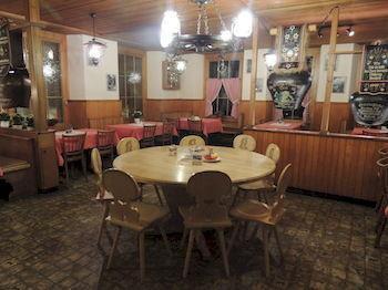 Hirschen Hotel 3*